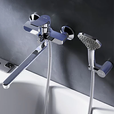 Ванна мен душқа арналған араластырғыш  AM.PM X-Joy F85A95000 ұзын шүмекпен және душ лейкамен